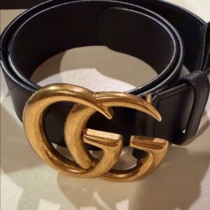 Gucci GG Marmont black belt w/a gold-tone double G buckle. Size 80-32 Beautiful